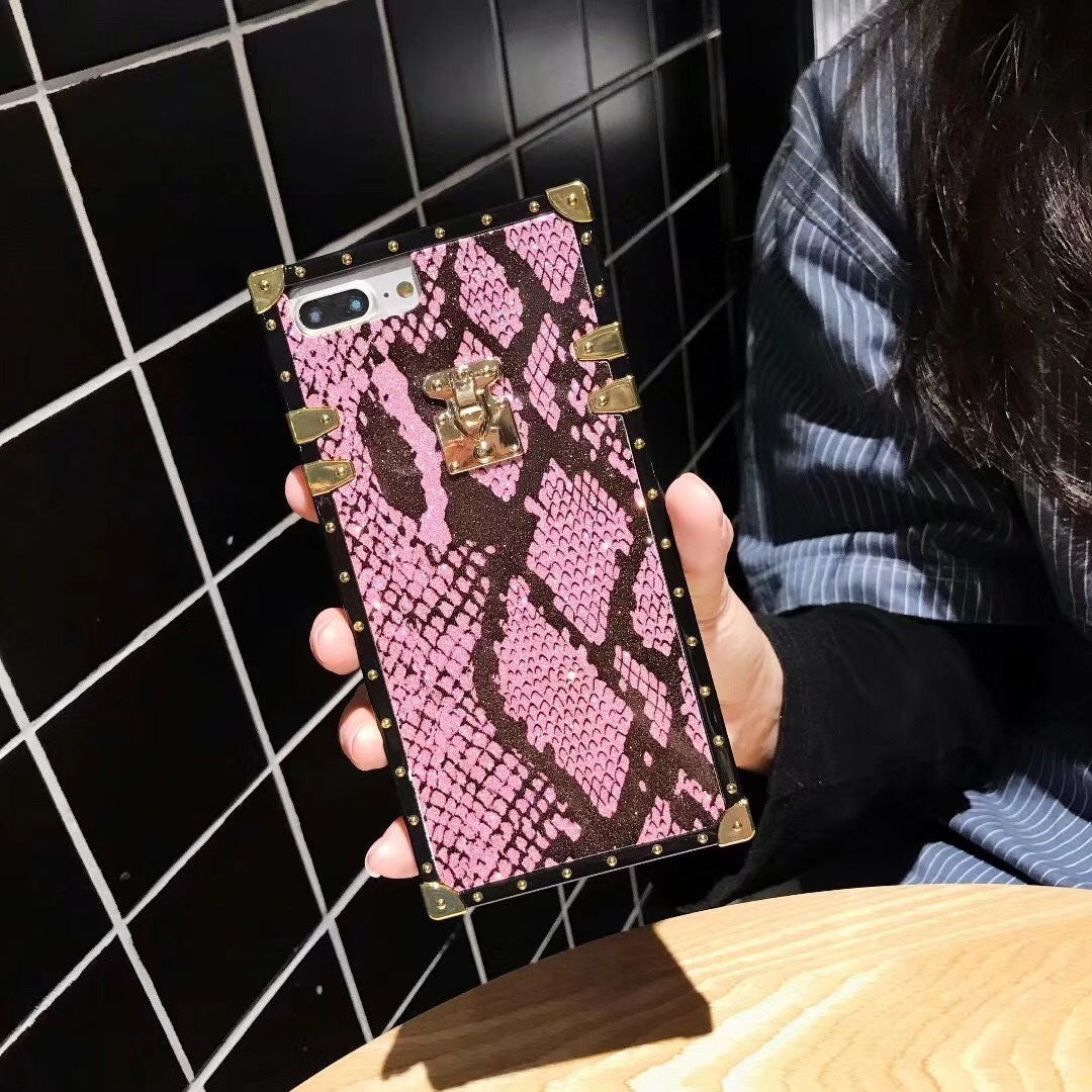 Serpentine mobile phone case